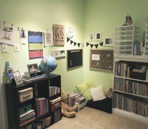 learning nook and homeschool gallery wall @sprittibee