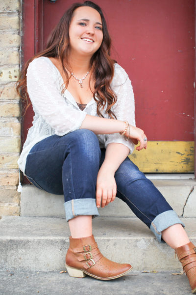 Gracie's Senior Photos in Austin, Texas via @sprittibee